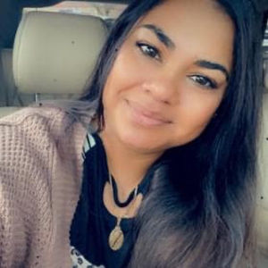 Meet your Posher, Raquel